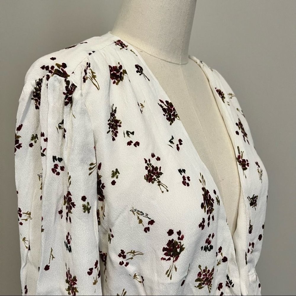 Aritzia Sunday Best New Cropped Tie Front Blouse Floral - Picture 12 of 16